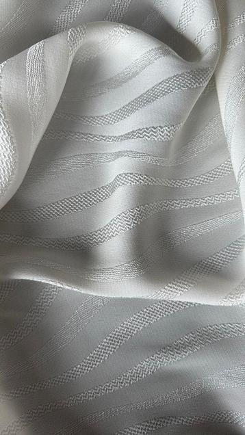 Prachtige Italiaanse viscose stof van Peter Ackermann 135cm beschikbaar voor biedingen