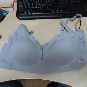 bh blauw/lavendelkleur soft cups soepel materiaal L D80 beschikbaar voor biedingen