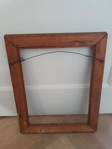 Oude houten fotolijst, buitenmaat 52x42 cm beschikbaar voor biedingen