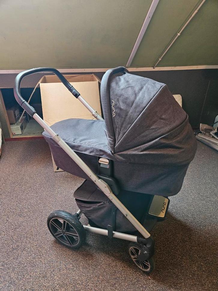 Nuna Kinderwagen, Kinderen en Baby's, Kinderwagens en Combinaties, Zo goed als nieuw, Combiwagen, Overige merken, Met autostoeltje