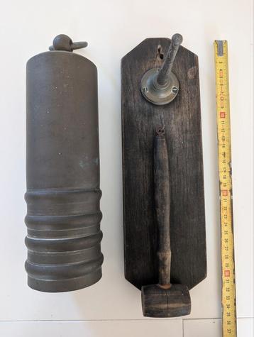 Vintage schoolbel - Cilinder (koper), Hamer & ophangplank beschikbaar voor biedingen