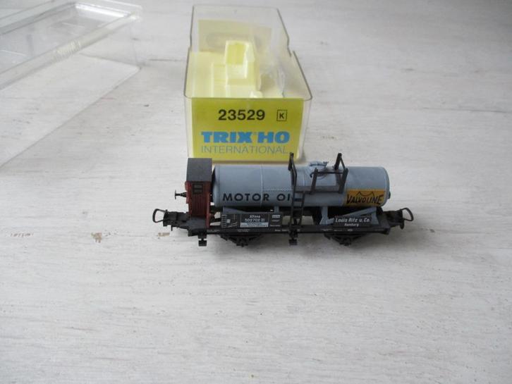 Trix Ketelwagen Valvoline Motor Olie no 23529, Hobby en Vrije tijd, Modeltreinen | H0, Zo goed als nieuw, Wagon, Gelijkstroom