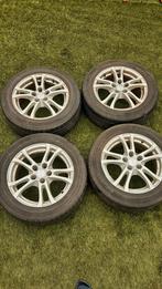 Toyota auris zomerbanden op licht metalen velgen 205/55 R16, Auto-onderdelen, Ophalen, Gebruikt