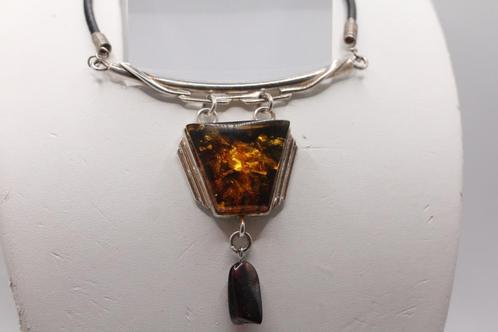 hanger met grote baltische amber steen, Sieraden, Tassen en Uiterlijk, Kettingen, Nieuw, Steen of Mineraal, Bruin, Met edelsteen