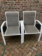 Twee witte tuinstoelen, Ophalen, Gebruikt, Kunststof, Stapelbaar