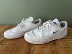 Nike Court Vintage Heren Sneakers 44- Wit/Royal - CJ1679-104, Ophalen of Verzenden, Zo goed als nieuw, Wit, Sneakers of Gympen