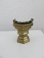 Koperen wijwaterbakje I.Z.G.ST.  Afmeting :17.5 cm x 7.5 cm, Ophalen of Verzenden
