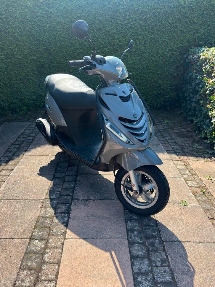 Piaggio Zip 4 takt, Fietsen en Brommers, Scooters | Piaggio, Gebruikt, Zip, Maximaal 45 km/u, Benzine, Ophalen of Verzenden