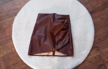 Bruine lederlook rok - Maat M beschikbaar voor biedingen