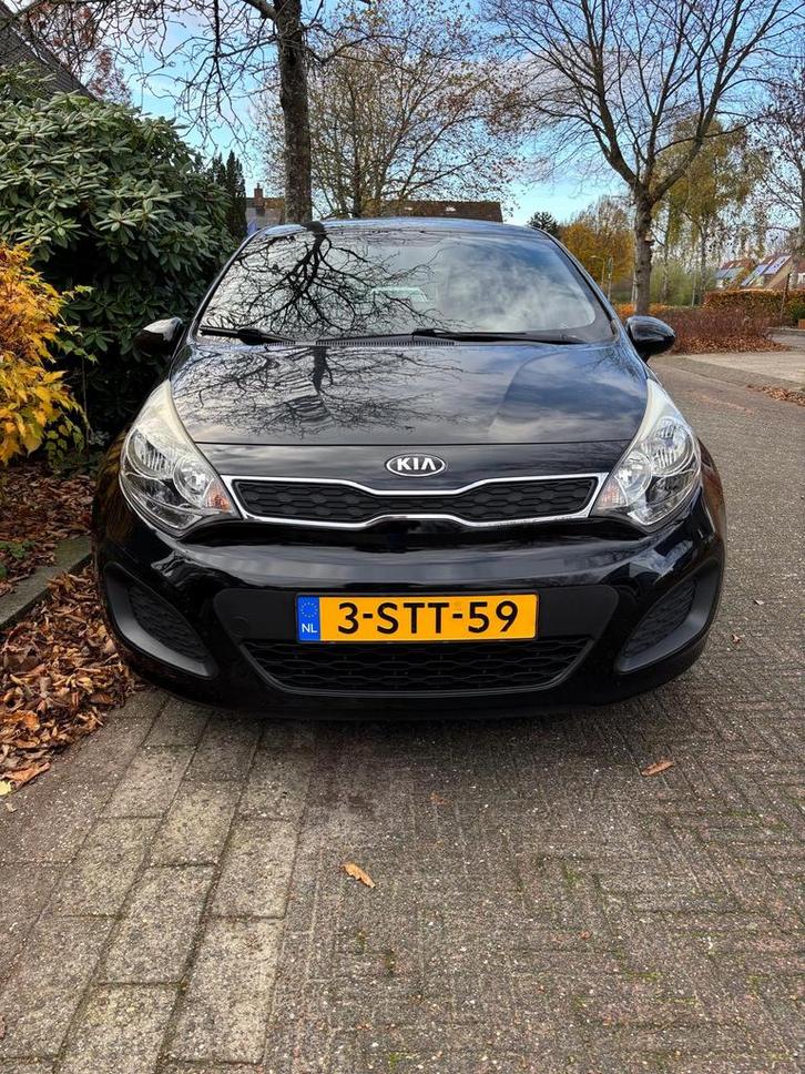 Kia Rio zwart, Auto's, Kia, Particulier, Picanto, Benzine, A, Hatchback, Handgeschakeld, Origineel Nederlands, Wit, Voorwielaandrijving
