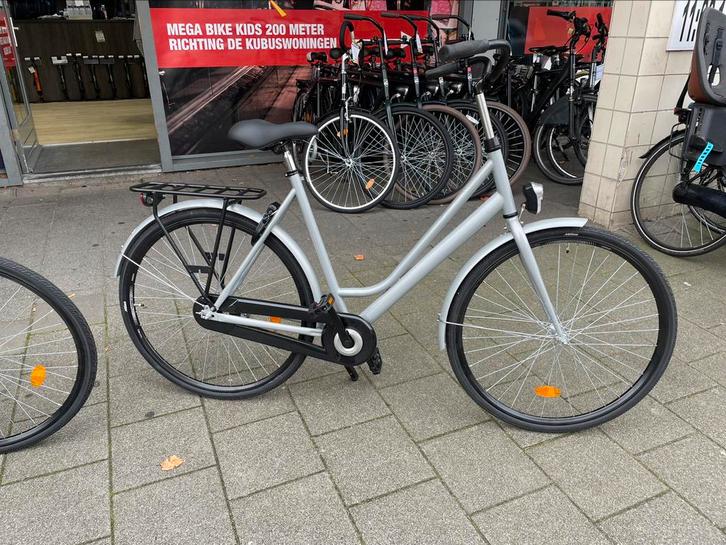 Robuuste stadsfietsen 599 voor 299 (bijna geen onderhoud), Fietsen en Brommers, Fietsen | Dames | Omafietsen, Ophalen
