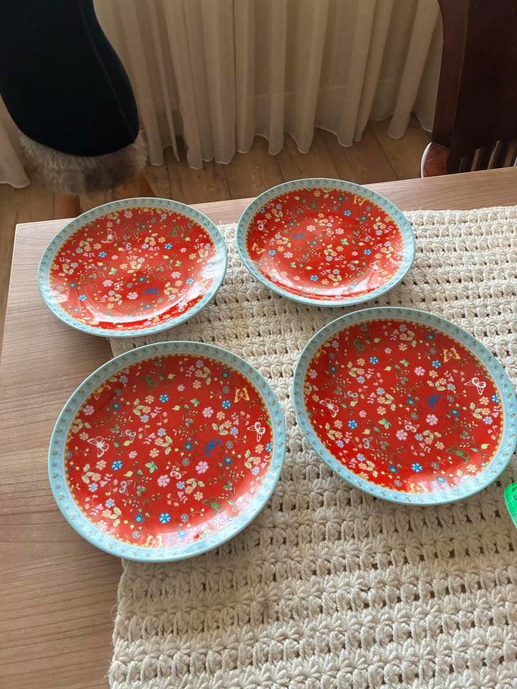 Albert Hein 4 Aardewerk Borden met Bloemenmotief, Huis en Inrichting, Keuken | Servies, Gebruikt, Bord(en), Overige stijlen, Aardewerk