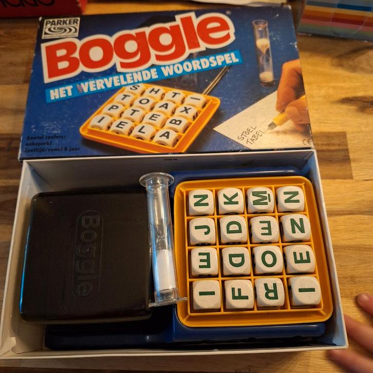 Boggle - Het Vervelede Woordspel, Hobby en Vrije tijd, Gezelschapsspellen | Bordspellen, Gebruikt, Een of twee spelers, Drie of vier spelers