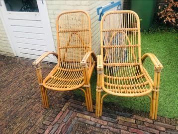 Gratis af te halen vintage rotan stoelen retro beschikbaar voor biedingen