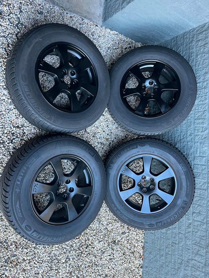 Volvo XC60 Zwarte Velgen met Winterbanden, Auto-onderdelen, Banden en Velgen, Banden en Velgen, Winterbanden, 18 inch, 255 mm