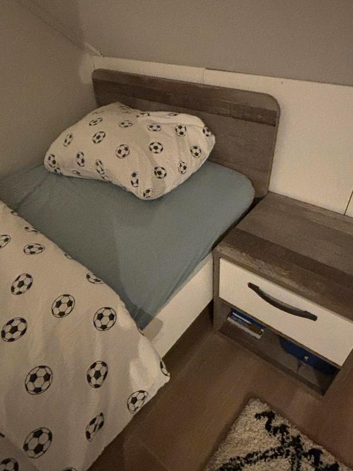 Stoer 1 persoons bed 90x200 met matras lattenbodem en lade, Huis en Inrichting, Slaapkamer | Bedden, Zo goed als nieuw, Eenpersoons