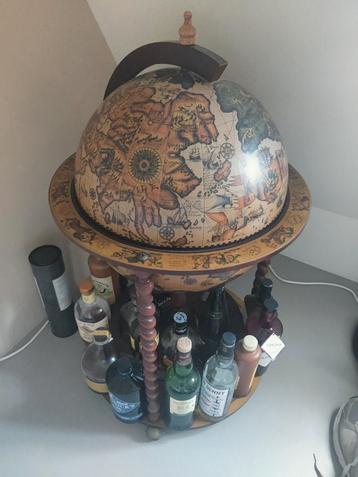 Bar globe beschikbaar voor biedingen