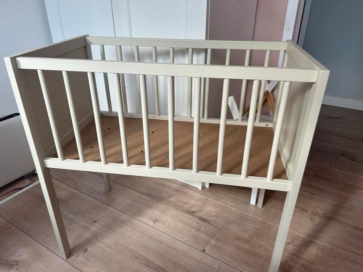 Beige Wieg + Moonlight Matras - Babypark, Kinderen en Baby's, Babywiegjes en Ledikanten, Zo goed als nieuw, Wieg, Ophalen