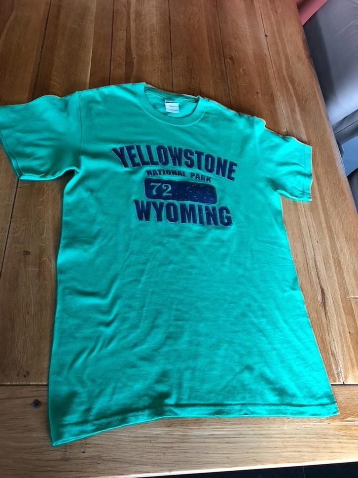 Groen Yellowstone t-shirt, maat M, Kleding | Dames, T-shirts, Zo goed als nieuw, Maat 38/40 (M), Groen, Korte mouw, Verzenden
