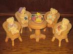 set van 4 Teddyberen aan een tafel, luxe polystone beeldjes, Verzenden, Zo goed als nieuw, Beeldje, Overige merken