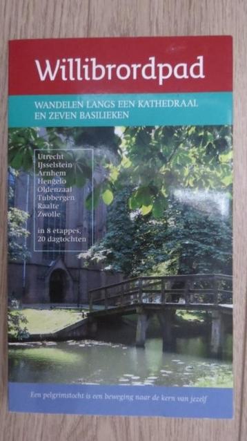 Boek wandelen: Willibrordpad, wandelen langs een kathedraal beschikbaar voor biedingen