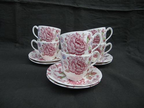 Johnson Brothers/Bros ROSE CHINTZ  Koffiekop en schotels, Huis en Inrichting, Keuken | Servies, Zo goed als nieuw, Aardewerk, Ophalen of Verzenden