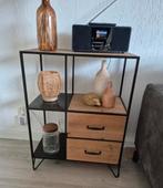 Open kast met twee lades, Ophalen