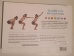 Yoga boek - Yogasanas, Ophalen of Verzenden, Zo goed als nieuw