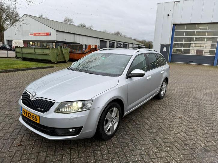 Skoda Octavia Combi 1.6 TDI Greenline Businessline, Auto's, Skoda, Bedrijf, Te koop, Octavia, ABS, Airbags, Airconditioning, Bluetooth