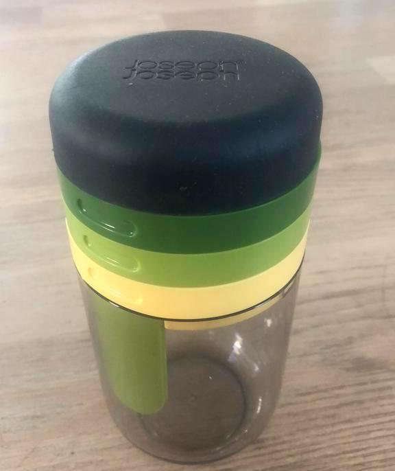 Spriro Joseph Joseph 3 in 1 spiraalsnijder incl. Opvangbak, Huis en Inrichting, Keuken | Tupperware, Zo goed als nieuw, Overige typen