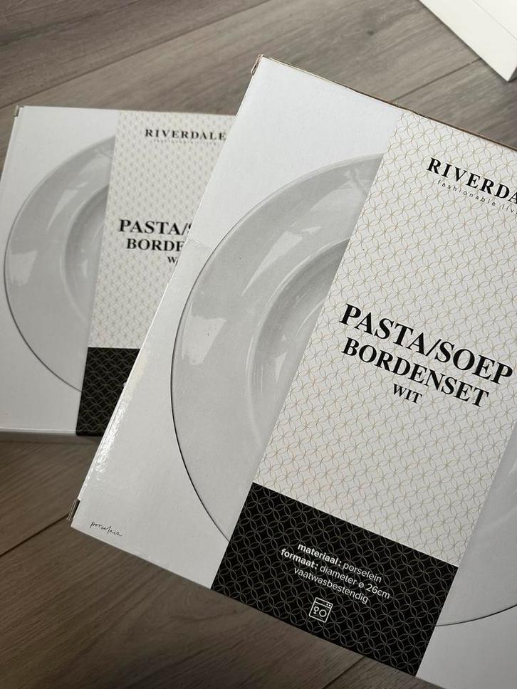Pasta/soep Borden Set Riverdale, Huis en Inrichting, Keuken | Servies, Nieuw, Bord(en), Overige stijlen, Porselein, Ophalen