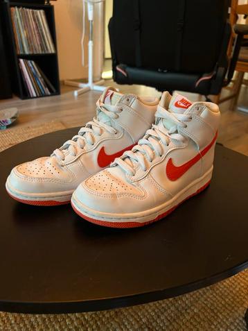 Nike Dunk High White Picante Red (GS) beschikbaar voor biedingen