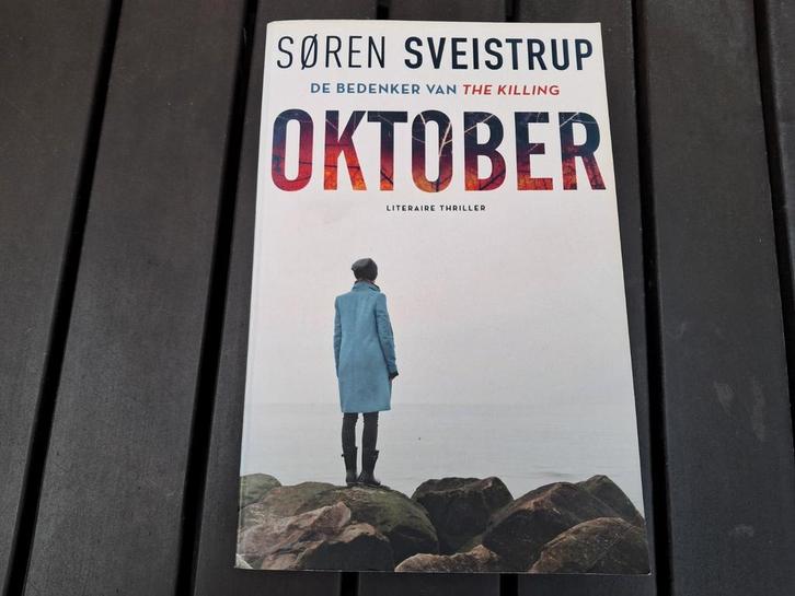 Søren Sveistrup - Oktober, Boeken, Thrillers, Zo goed als nieuw, Ophalen of Verzenden