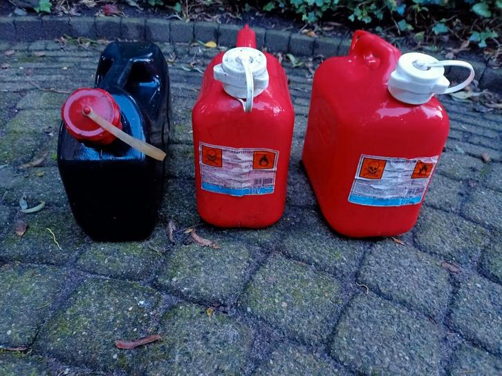 Vintage Benzine Jerrycans 5 Liter, Auto diversen, Auto-accessoires, Gebruikt, Ophalen of Verzenden