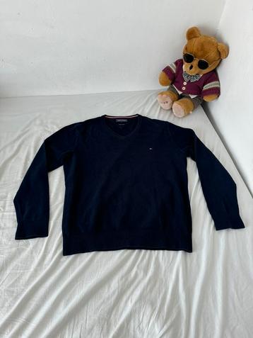 Vintage Tommy Hilfiger trui beschikbaar voor biedingen