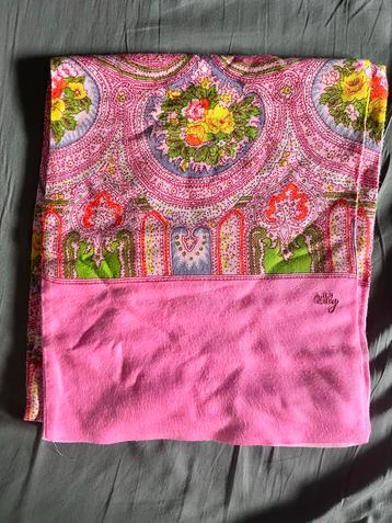 Oilily Sjaal Roze met Bloemenprint beschikbaar voor biedingen