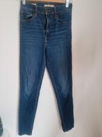 Levi's jeans maat 26, Ophalen of Verzenden, Zo goed als nieuw, Blauw, W27 (confectie 34) of kleiner