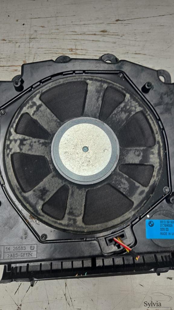 Subwoofer speaker links BMW 5 / 6 serie E60 E61 E63 + LCi 65, Auto diversen, Autoradio's, Ophalen of Verzenden