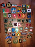 Militaire badges van veel verschillende landen, Verzamelen, Militaria | Algemeen, Ophalen of Verzenden, Landmacht, Overige gebieden