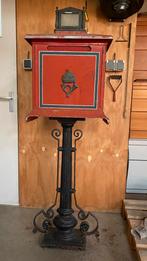 Aangeboden: prachtig staande brievenbus., Tuin en Terras, Brievenbussen, Ophalen of Verzenden, Gebruikt, Aluminium, Staande brievenbus