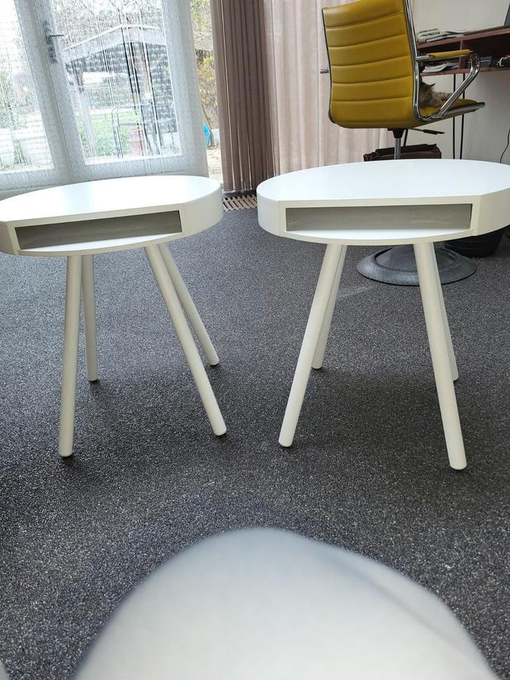 Set van 2 witte bijzettafeltjes, Huis en Inrichting, Tafels | Bijzettafels, Zo goed als nieuw, Rond, 45 tot 60 cm, Minder dan 55 cm
