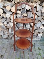 Oude  etagere of bijzettafeltje, Ophalen