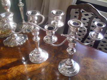 Mooi paar verzilverde kandelaars - Engeland beschikbaar voor biedingen