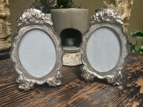 Brocante pasfoto lijst fotolijst metaal India handwerk roos, Huis en Inrichting, Woonaccessoires | Lijsten, Nieuw, Minder dan 50 cm