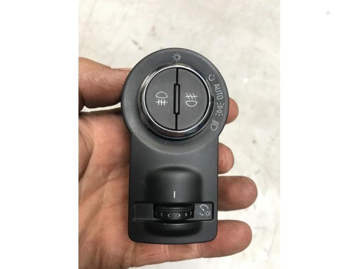 Licht Schakelaar van een Chevrolet Malibu, Auto-onderdelen, Dashboard en Schakelaars, Chevrolet, Gebruikt, 3 maanden garantie