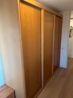Hülsta driedeurs kledingkast met schuifdeuren 240 breed, Huis en Inrichting, Ophalen, 200 cm of meer, Met plank(en), Zo goed als nieuw