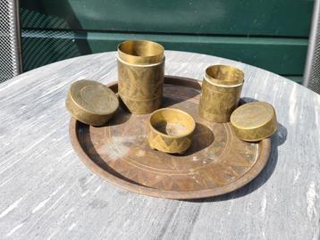 Indonesische tabakset met wajang motief beschikbaar voor biedingen