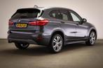BMW X1 sDrive18i High Executive € 22.250,00, Auto's, BMW, Stof, 74 €/maand, Bedrijf, 3 cilinders