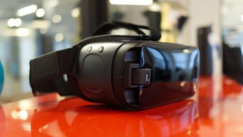 SAMSUNG GEAR VR SM-R325 - Consumer edition, Spelcomputers en Games, Virtual Reality, Zo goed als nieuw, Telefoon, VR-bril, Ophalen of Verzenden