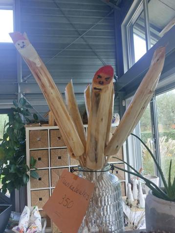 Zelfgemaakte Houten Tuinkabouters beschikbaar voor biedingen